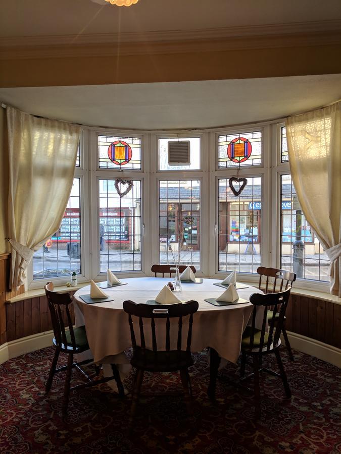 למפטר The Castle Hotel מראה חיצוני תמונה