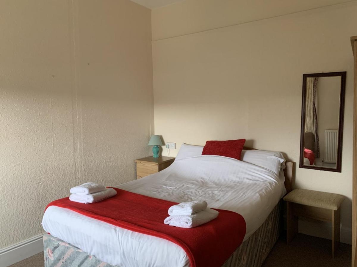 למפטר The Castle Hotel מראה חיצוני תמונה